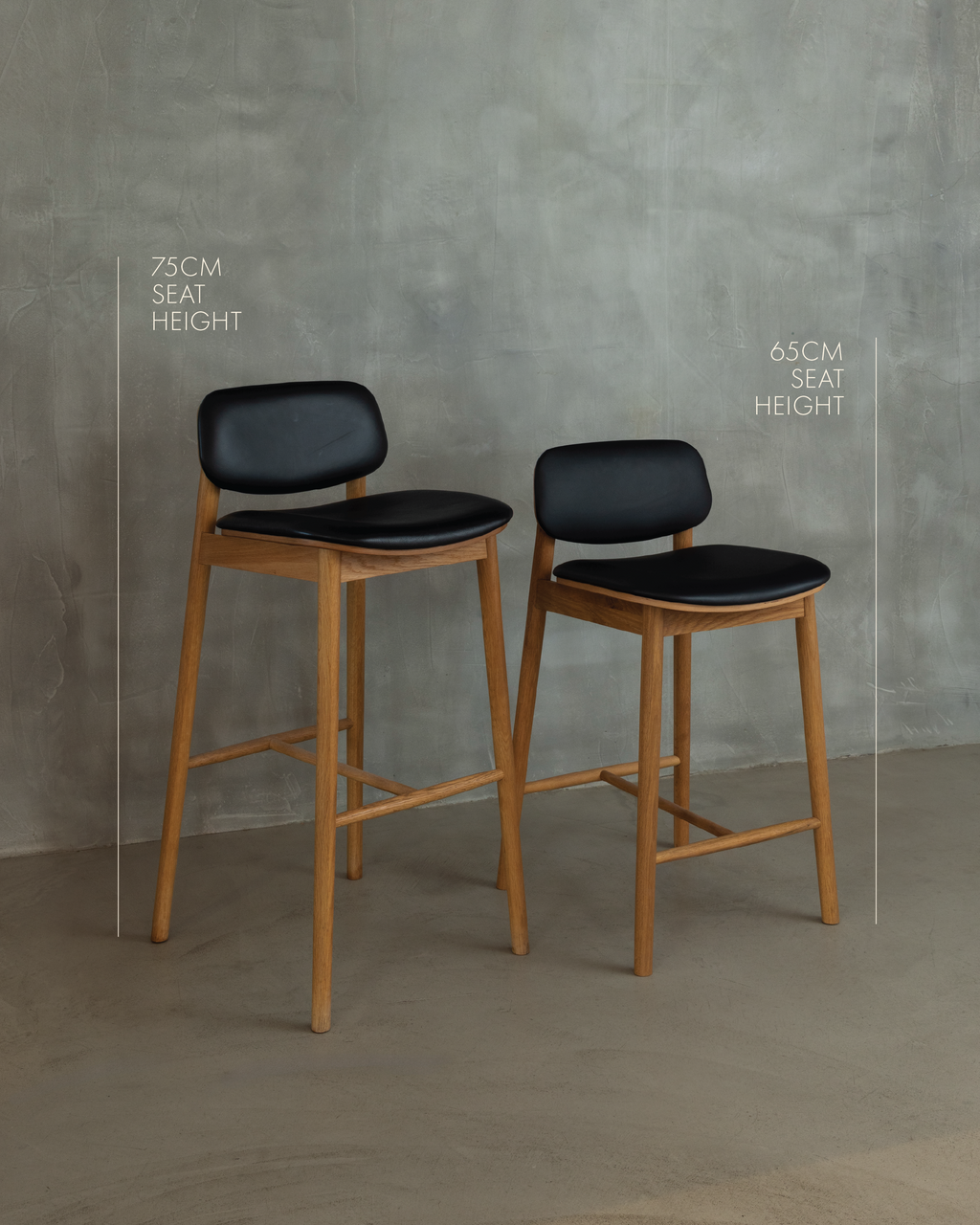 Arna 01 Bar Stool - Black Leather