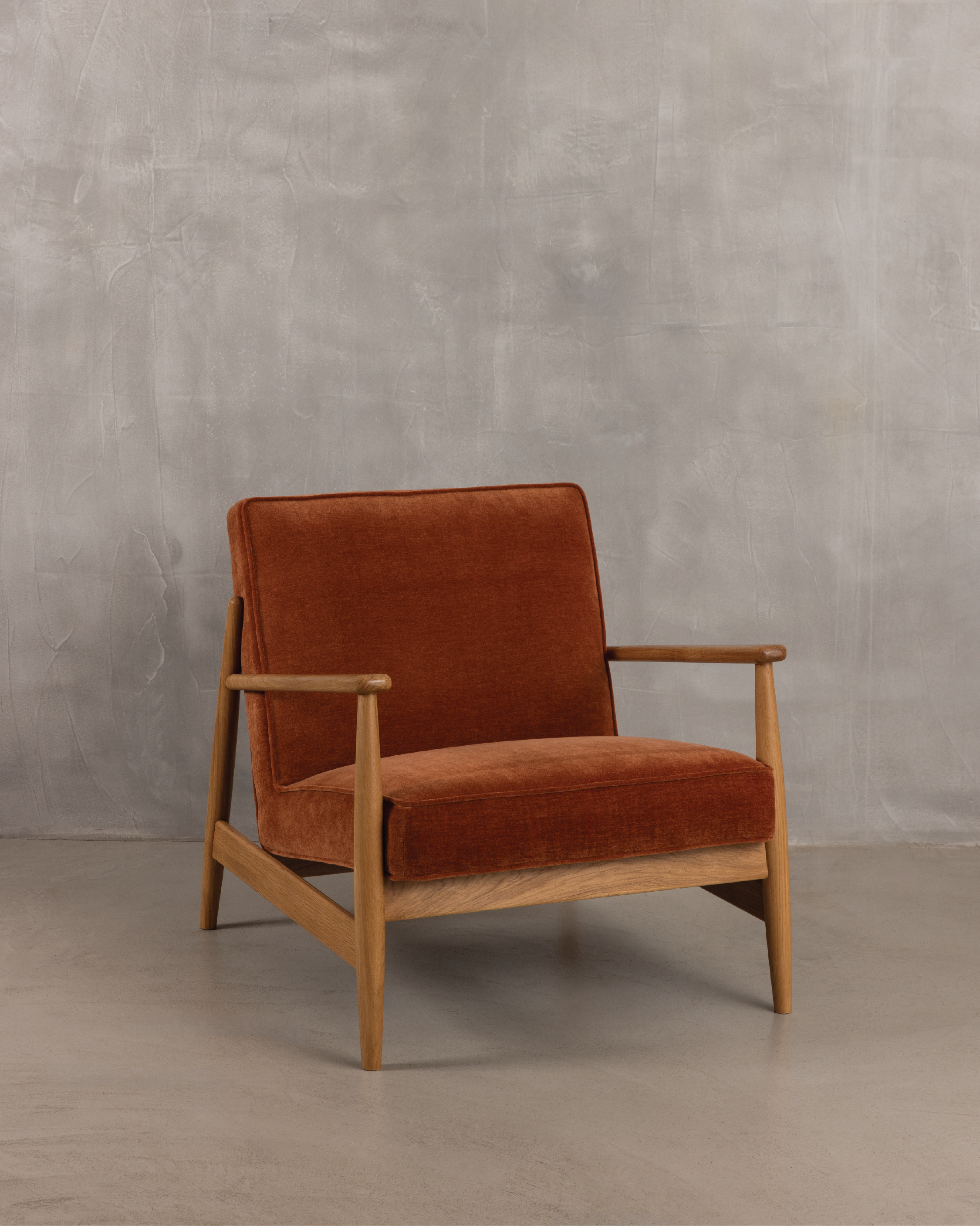 Arna Lounge Chair - Rust